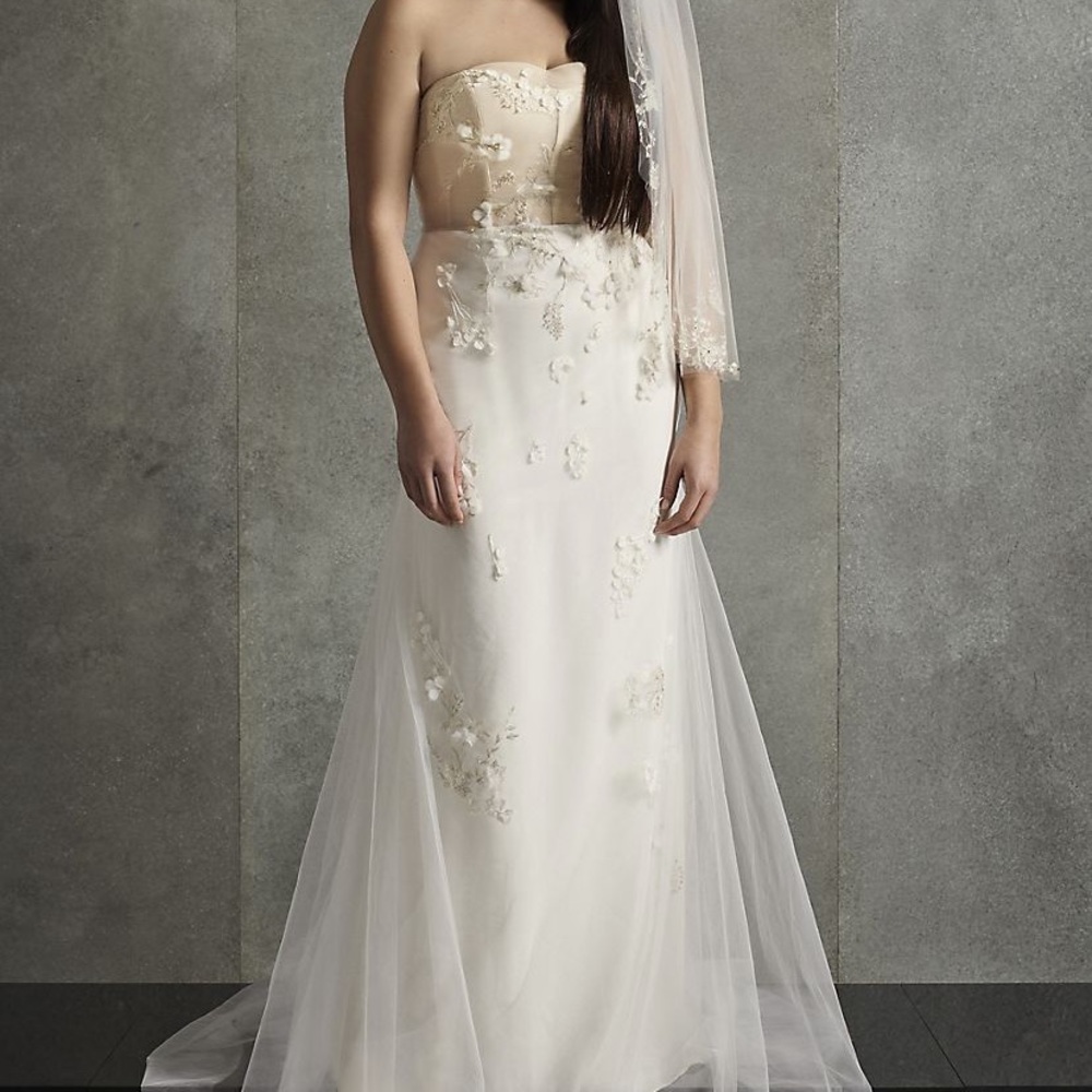VERA WANG WEDDING DRESS